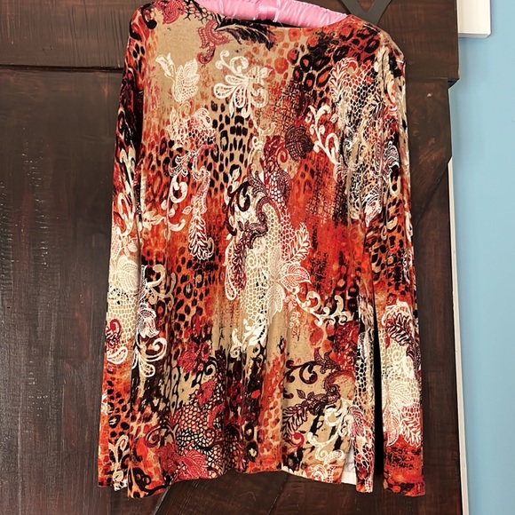 Tee - Picture 2 of 5